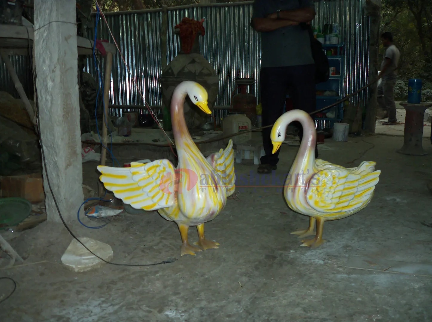Fiber Duck Statue image 1