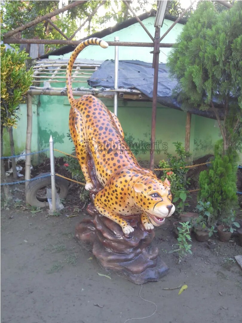 Fiber Leopard Statue image 1