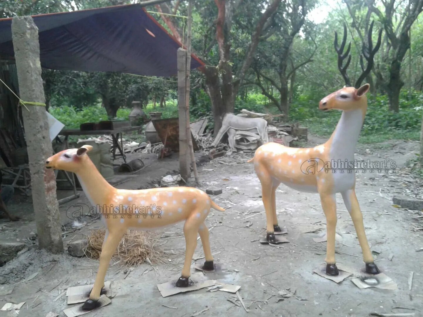 Deer statue image 1