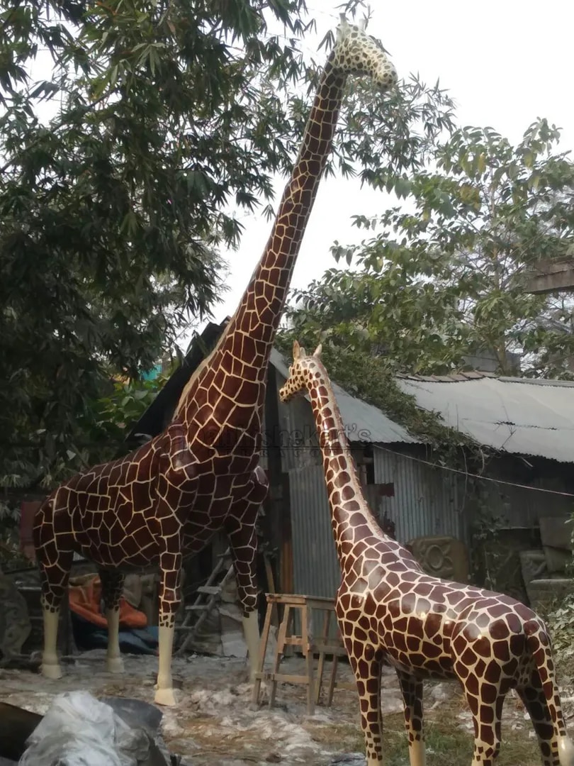 Giraffe Statue image 1
