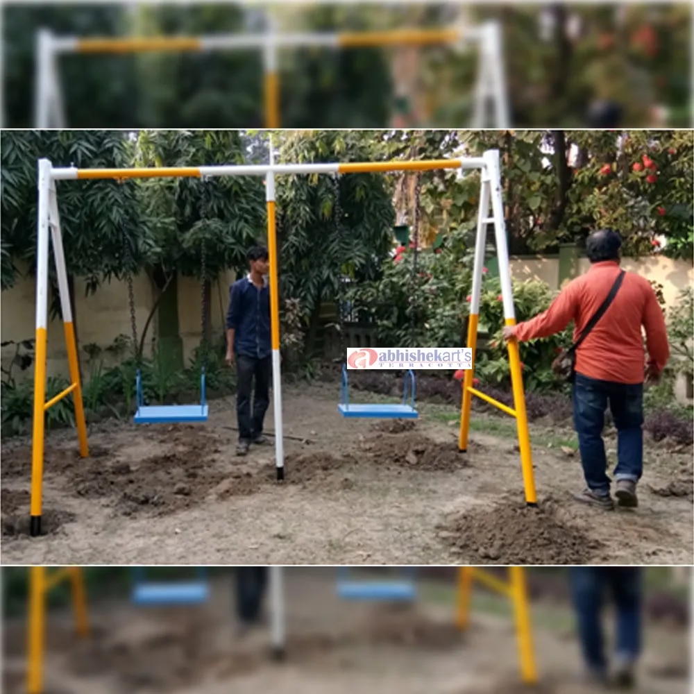 2 Seater Swing With Middle Support image 1