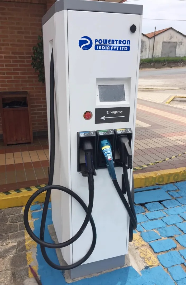 E VEHICLE CHARGER image 1