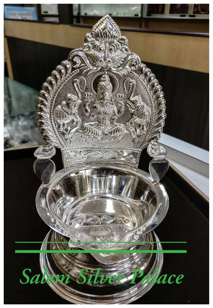 Kamakshi Villakku image 1