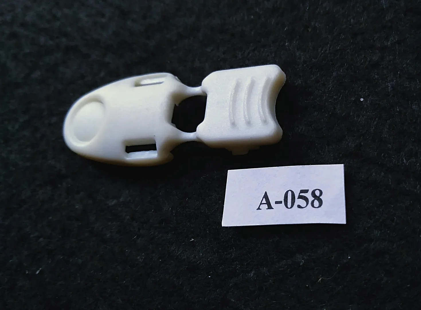 Cord Lock A-058 image 1