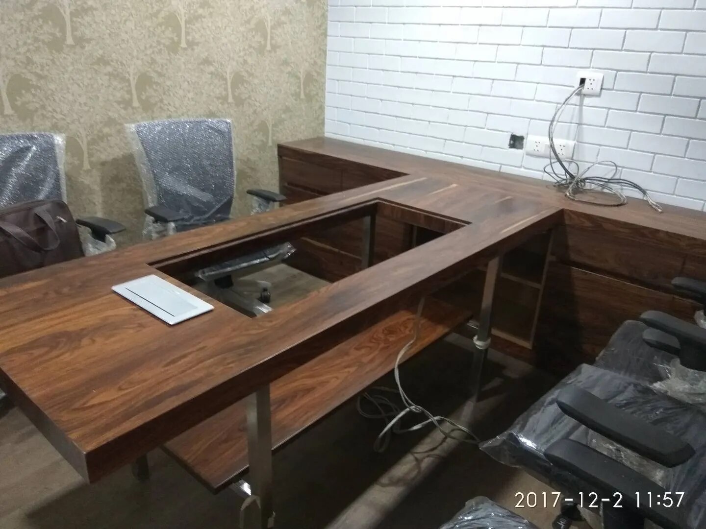 Office Furniture image 1