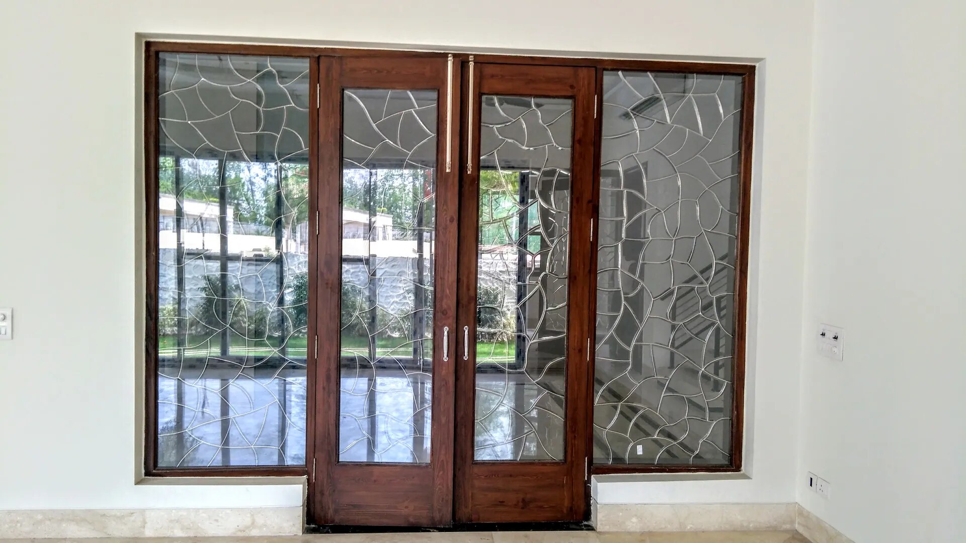 Door image 1