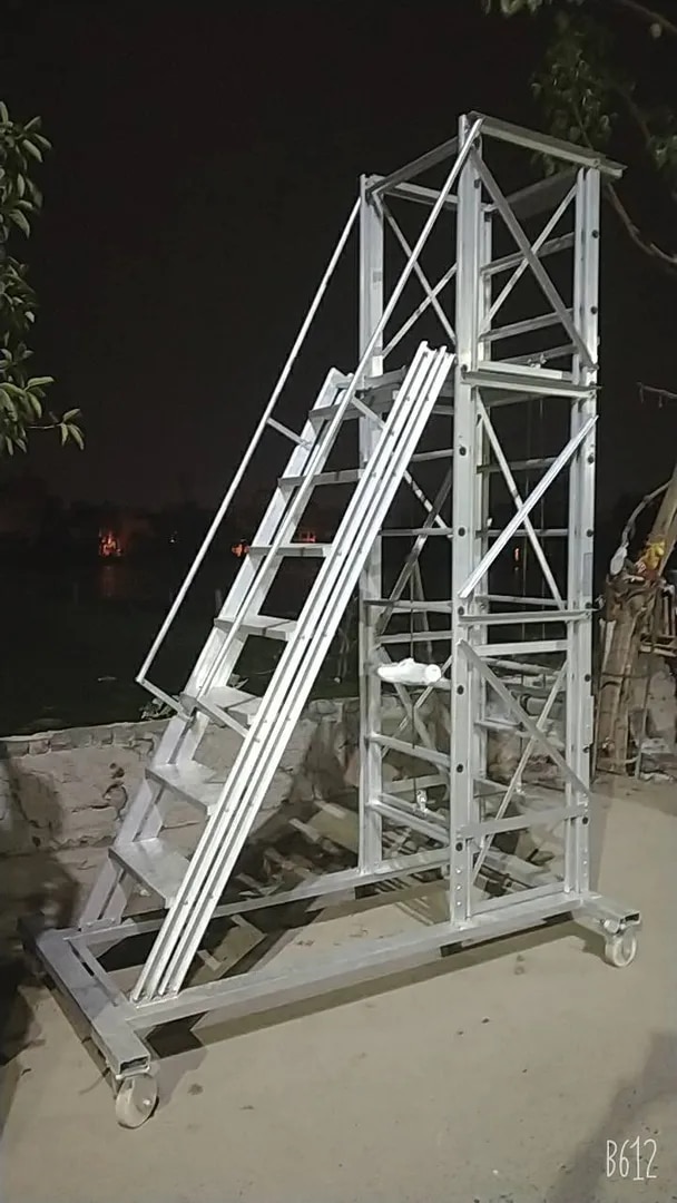 Aluminium Trolly Step tower Ladder image 1
