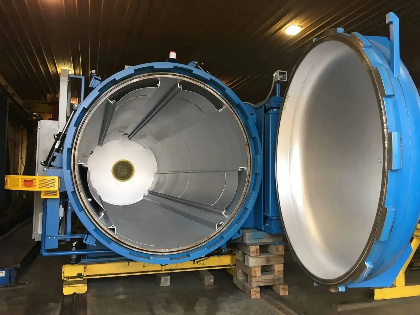 Aerospace Composite Autoclaves image 1
