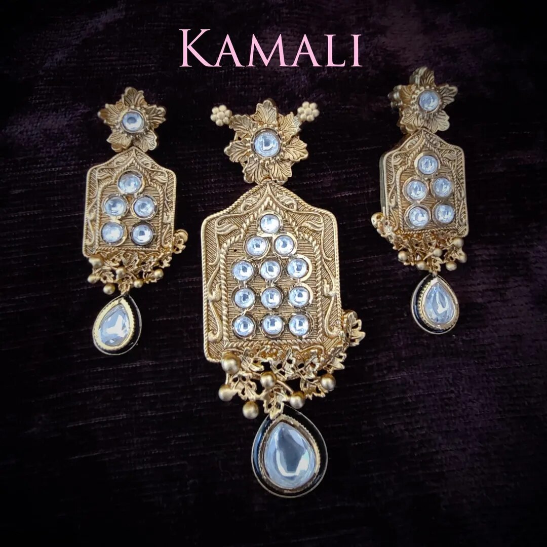 Kundan Pendant With Stud image 1