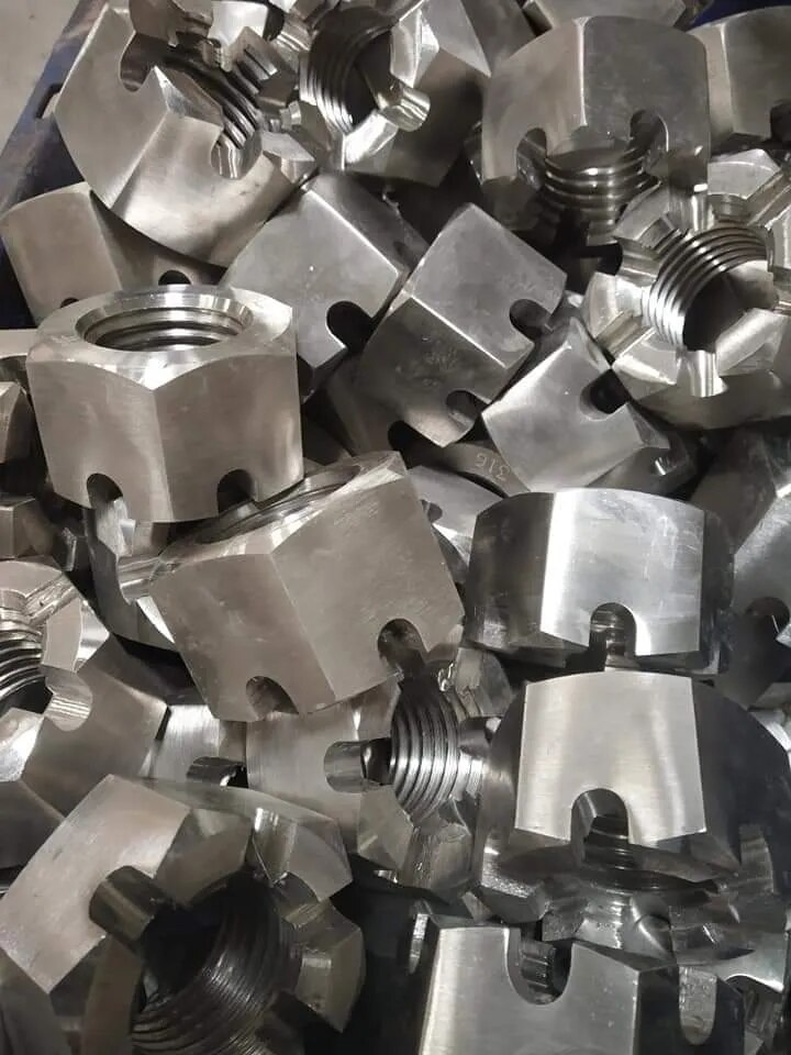 castellated Nut In Stainless steel image 1