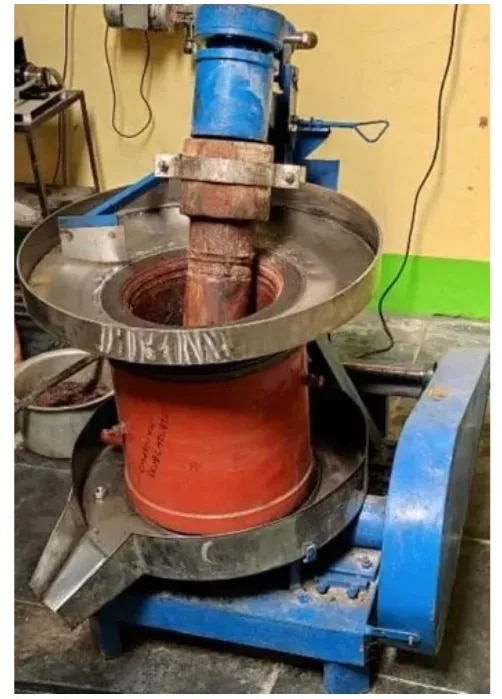 Wooden Oil Ghani Machine image 1
