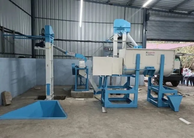 Poultry Feed Making Machine image 1
