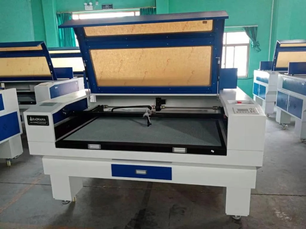 Double Head Engraving/Cutting Laser Machine image 1