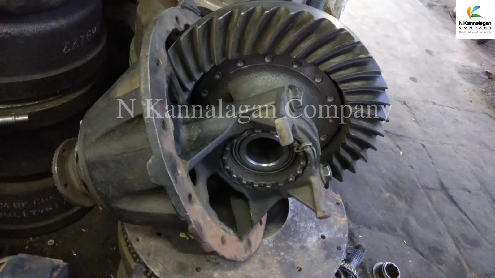 Bharatbenz Differential - 1214R Differential image 1