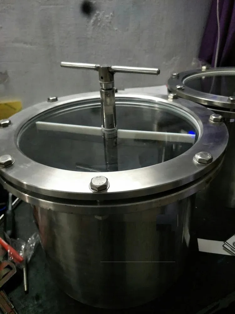 Tank Mounted View Glass Assembly image 1