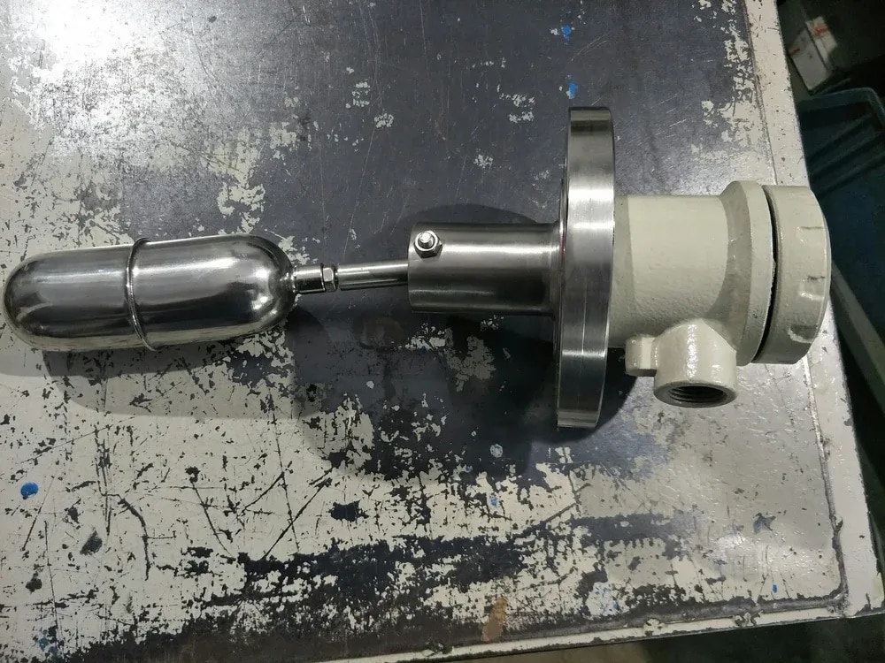 Magnetic Float Operated Level Switch image 1