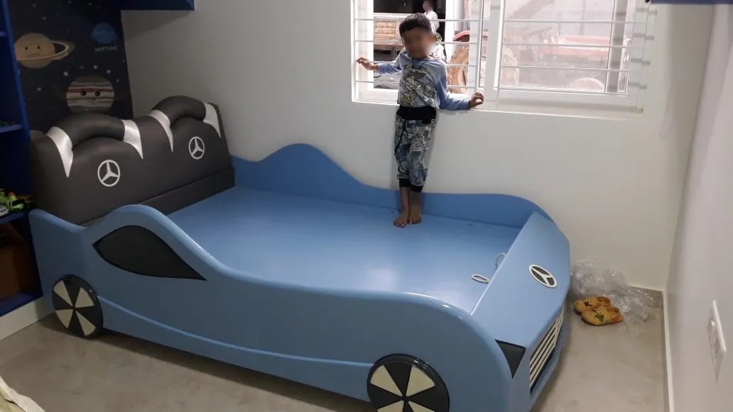KIDS CAR BED image 1