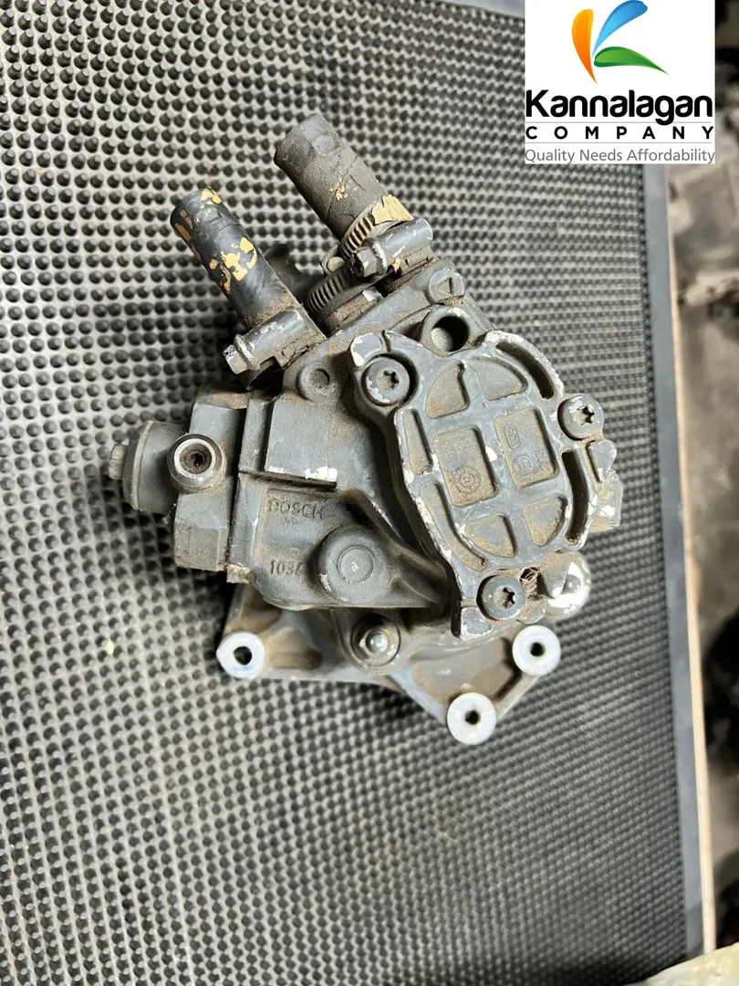 Bharatbenz 4 cylinder diesel pump old image 1