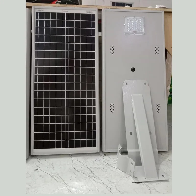 18-Watt Solar Street Light (All In 1) Type image 1