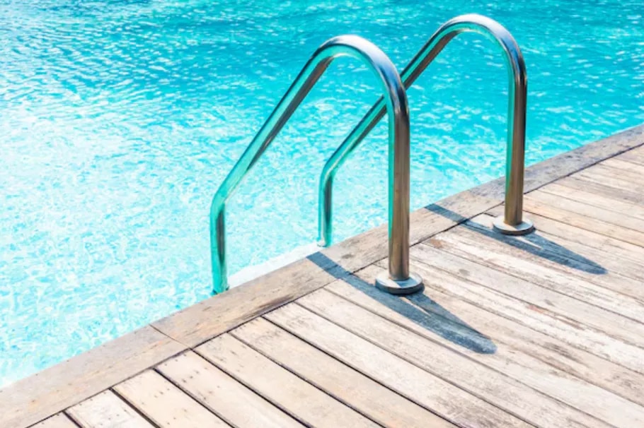 Swimming Pool Ladders image 1