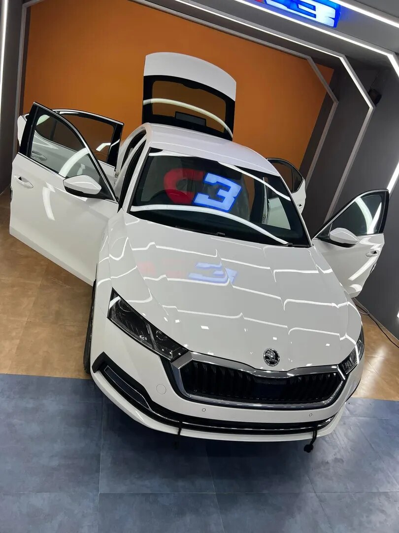 C3 XTREME PACK | SEDAN image 1