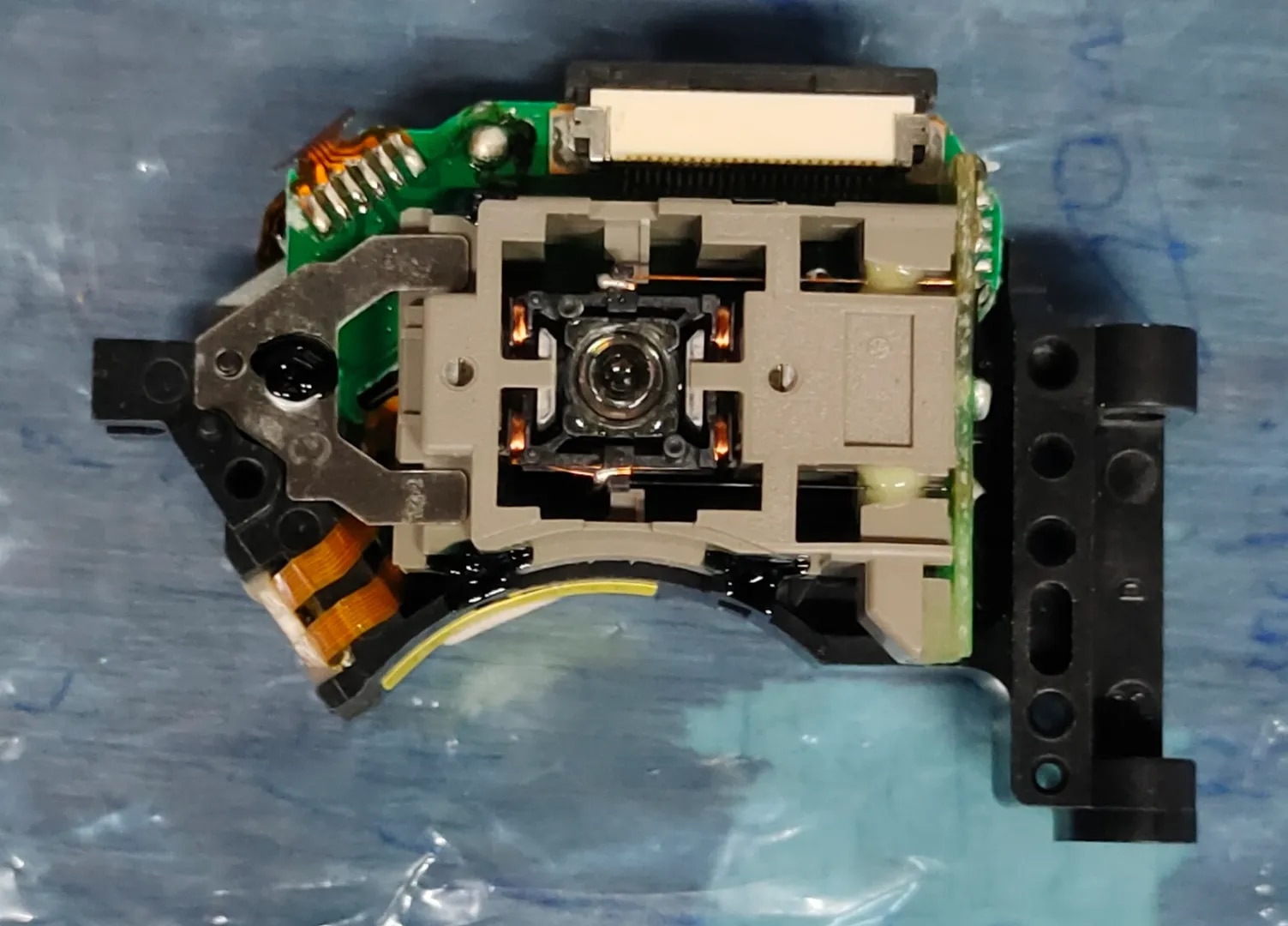DVD PLAYER OPTICAL LENS image 1