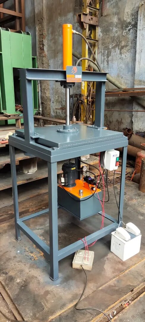 Hydraulic Spout Punch Press image 1