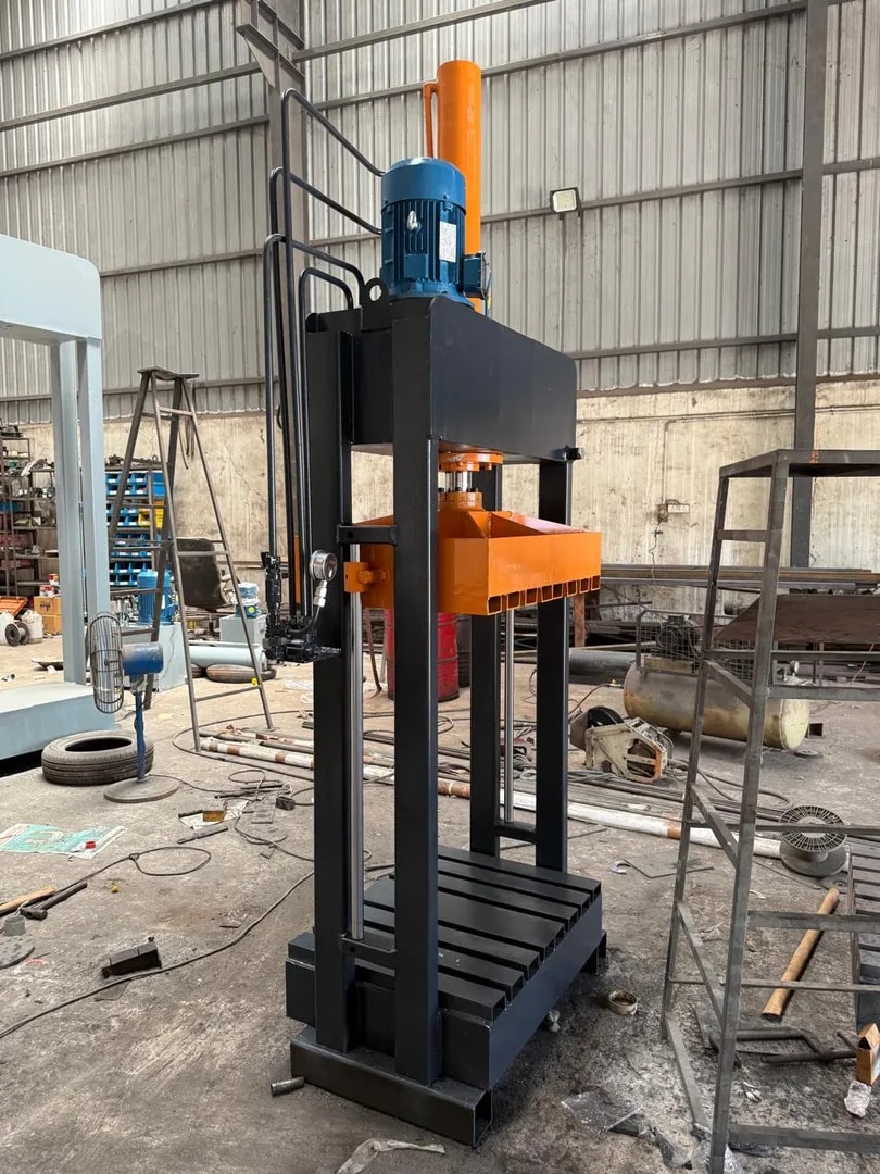 Woven Bag 30Ton Bale Press image 1
