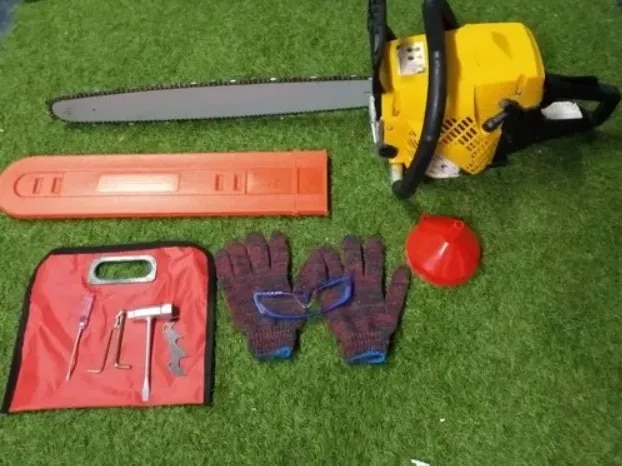 22'' Petrol 58 CC Chainsaw image 1