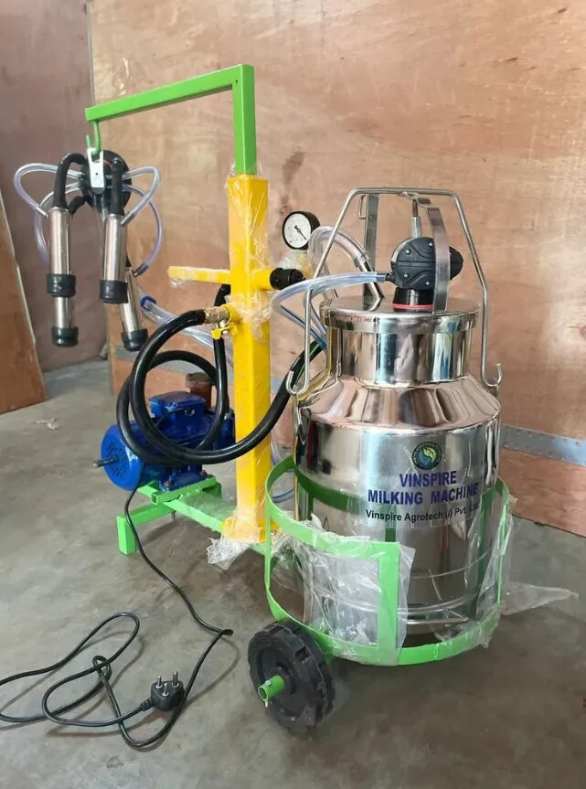 Cow Milking Machine image 1