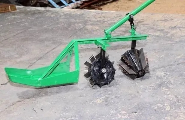Cono Weeder Machine image 1