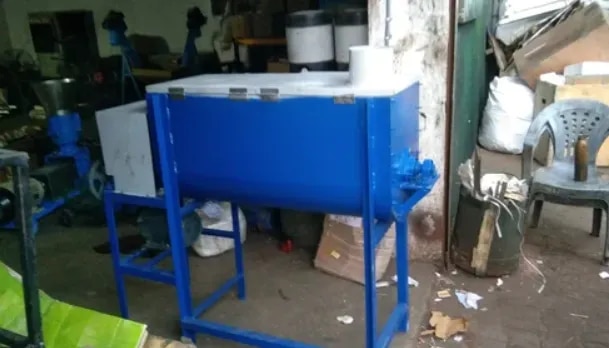 Cattle Feed Mixer image 1
