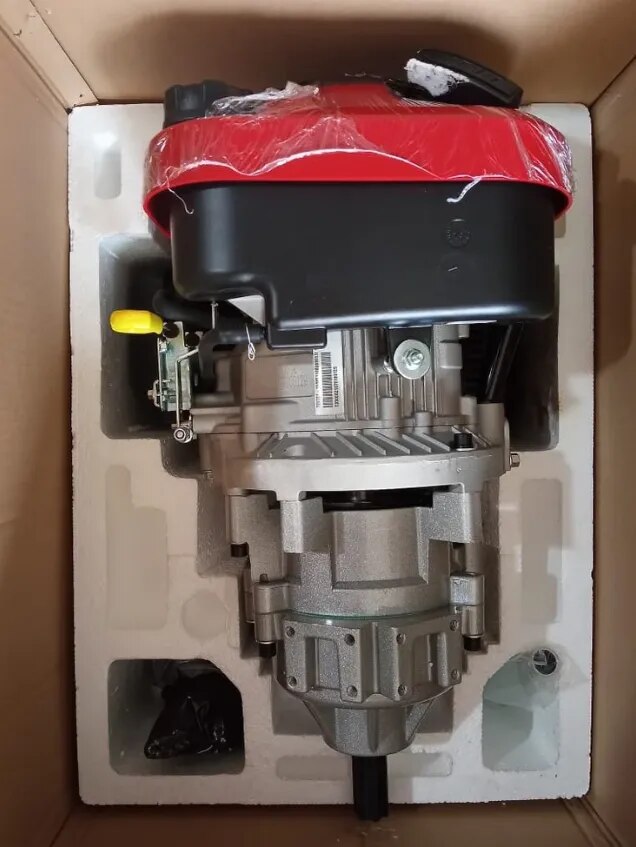 196 CC Earth augar 4 stroke engine image 1