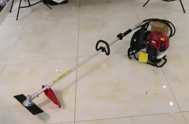 4 Stroke Back Pack Brush Cutter image 1