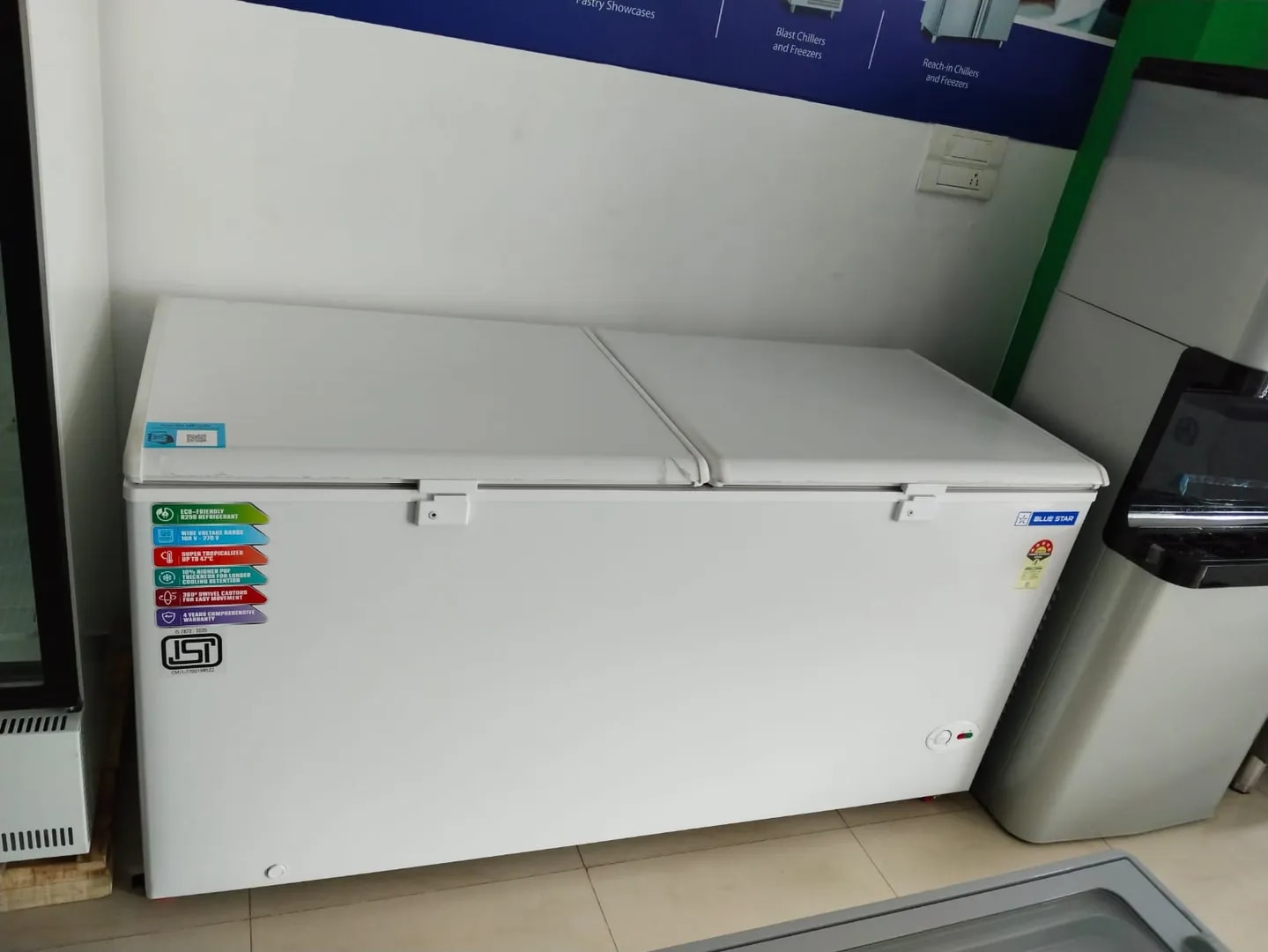Blue Star Deep Freezer CF5-575NEYW image 1