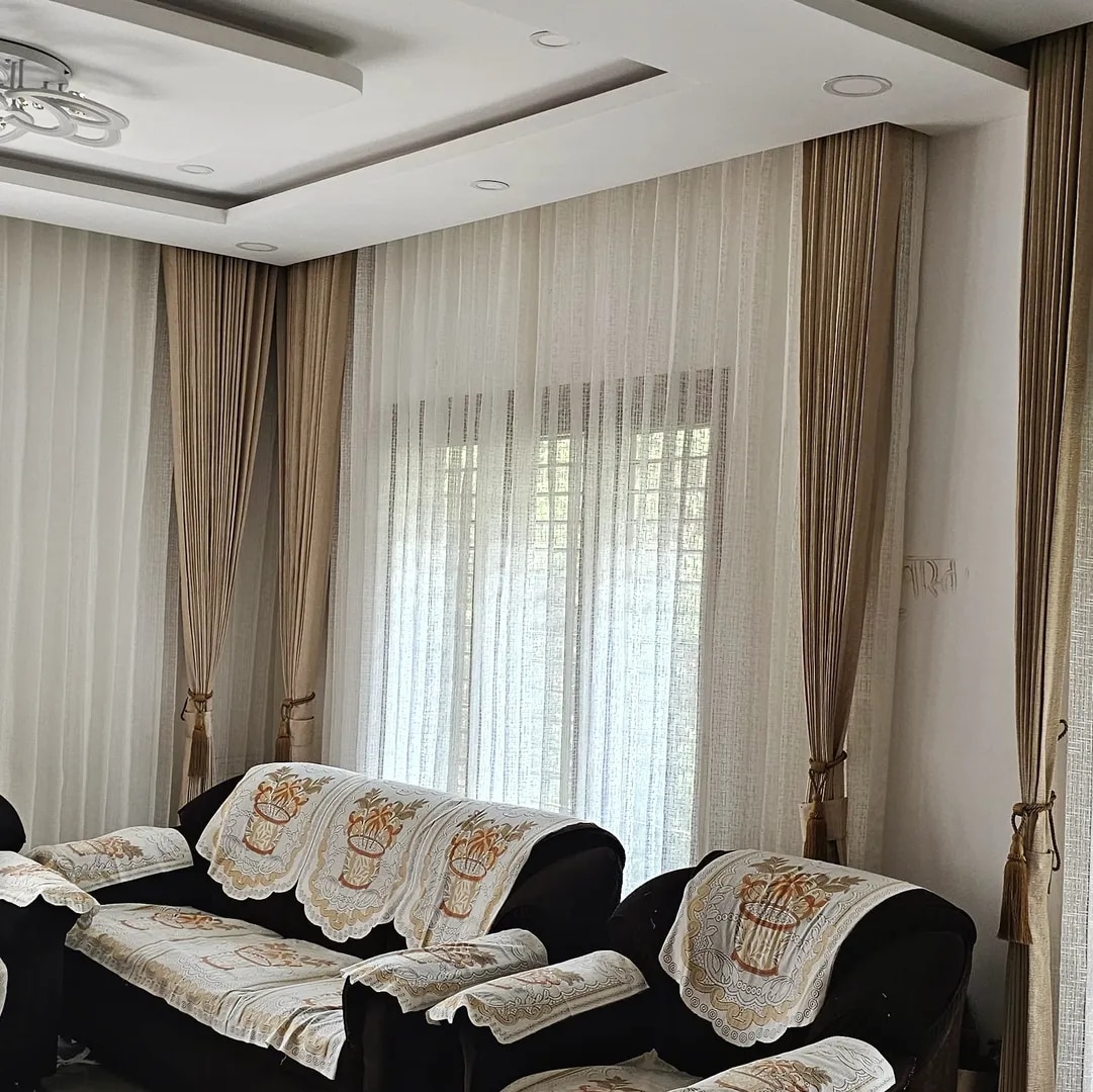 Curtain image 1