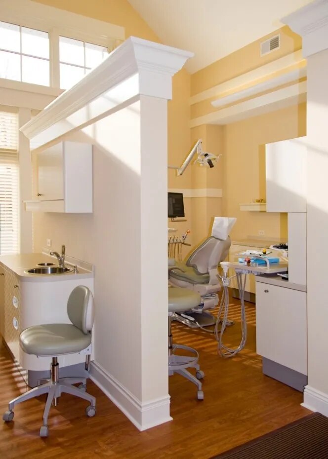 Minimalist Dental Interiors That Enhance Patient Comfort image 1