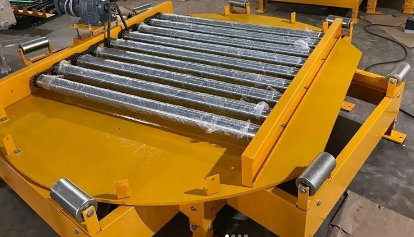 TURN TABLE ROLLER CONVEYOR image 1