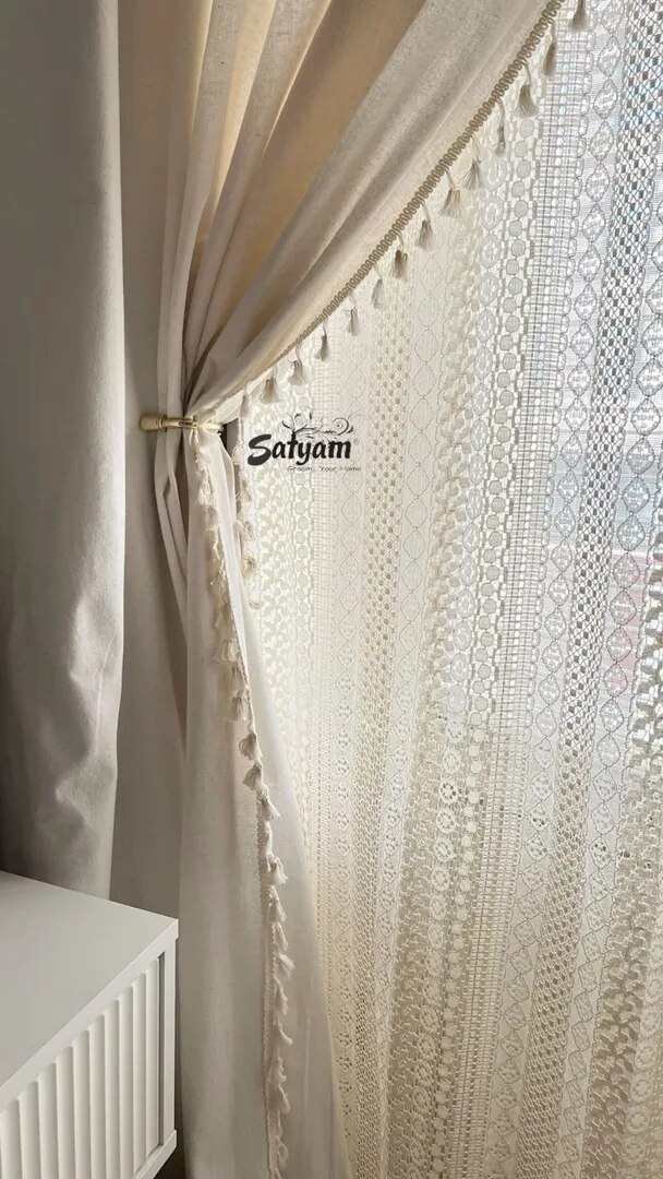 Window Curtains image 1