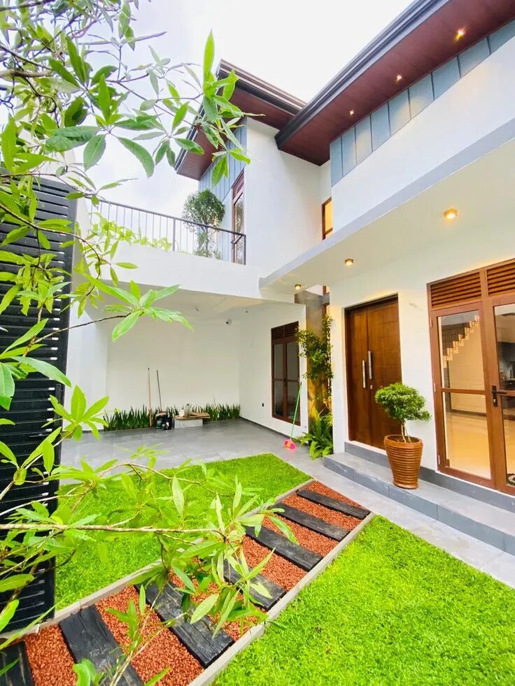 Modern Frontyard Landscape Ideas Chennai image 1