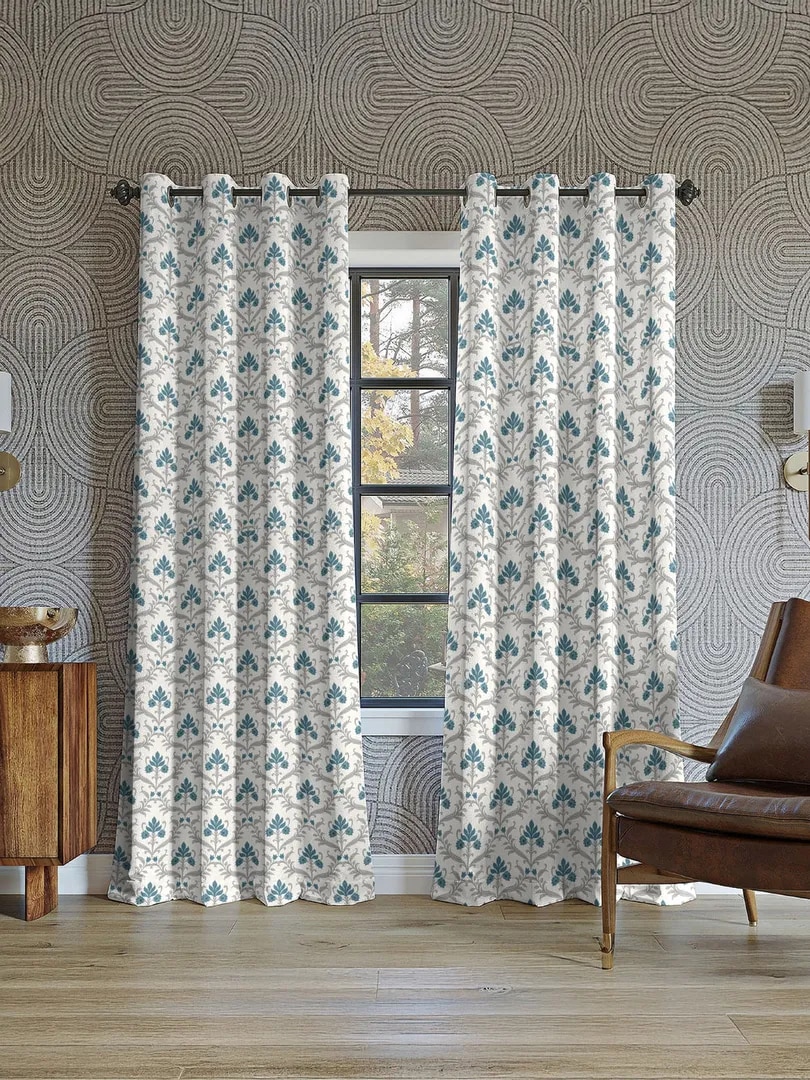PRINTED ROOM DARKENER CURTAIN image 1