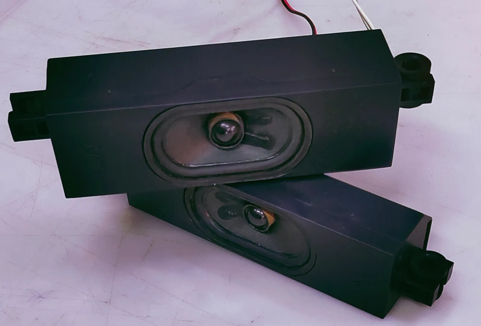 MOTOROLA LED TV SPEAKER MODEL NUMBER 32SAFHDM image 1