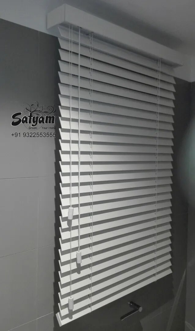 Wooden Venetian Blinds image 1