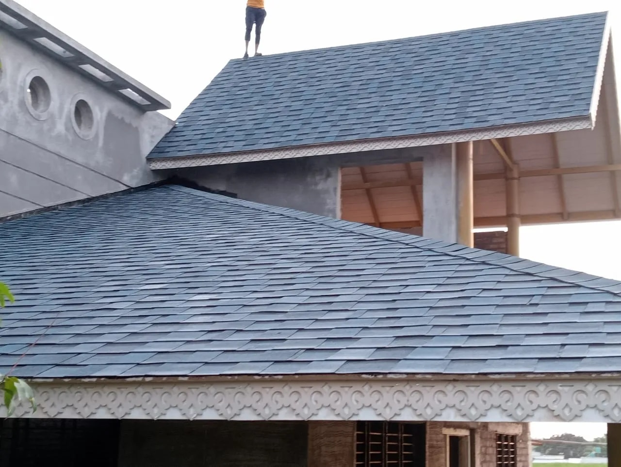 Roofing shingles image 1