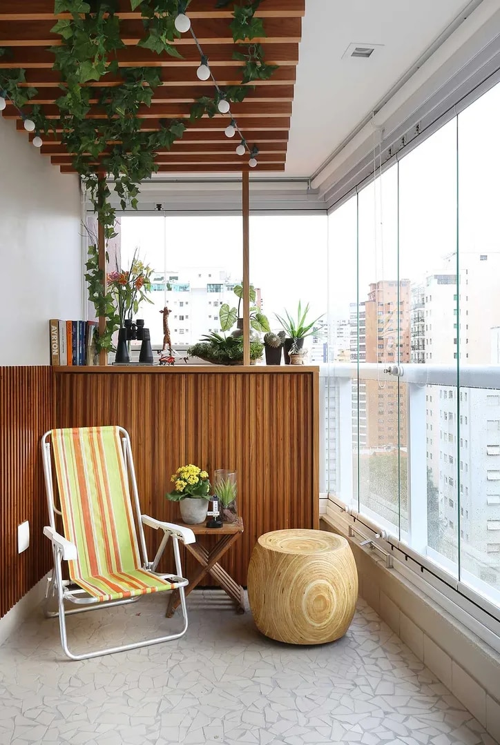 Modern Pare Balcony Ceiling Ideas in Chennai image 1