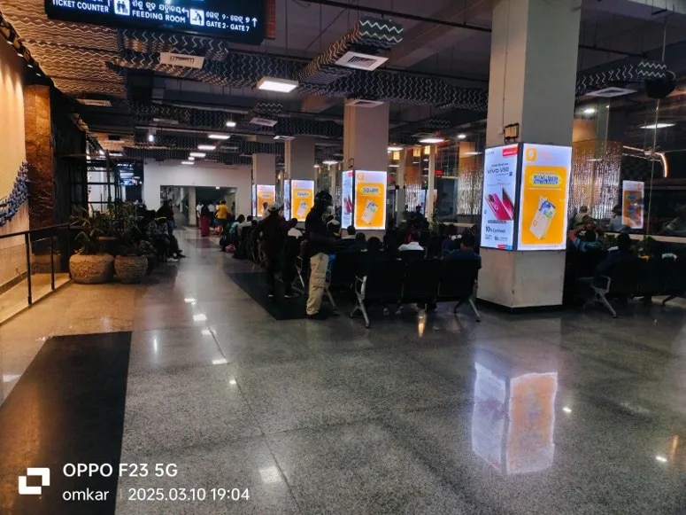 POLE KIOSK image 1