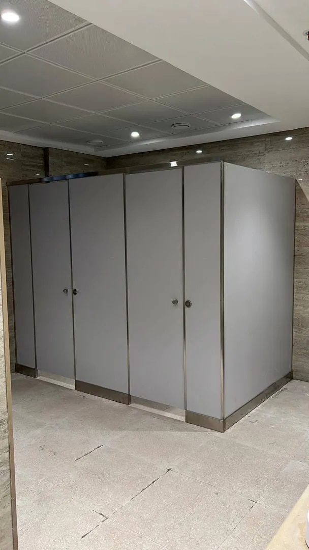 Top HPL toilet partitions In Pune image 1