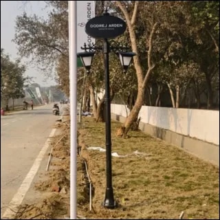 DECORATIVE POLE WITH SIGN BOARD image 1