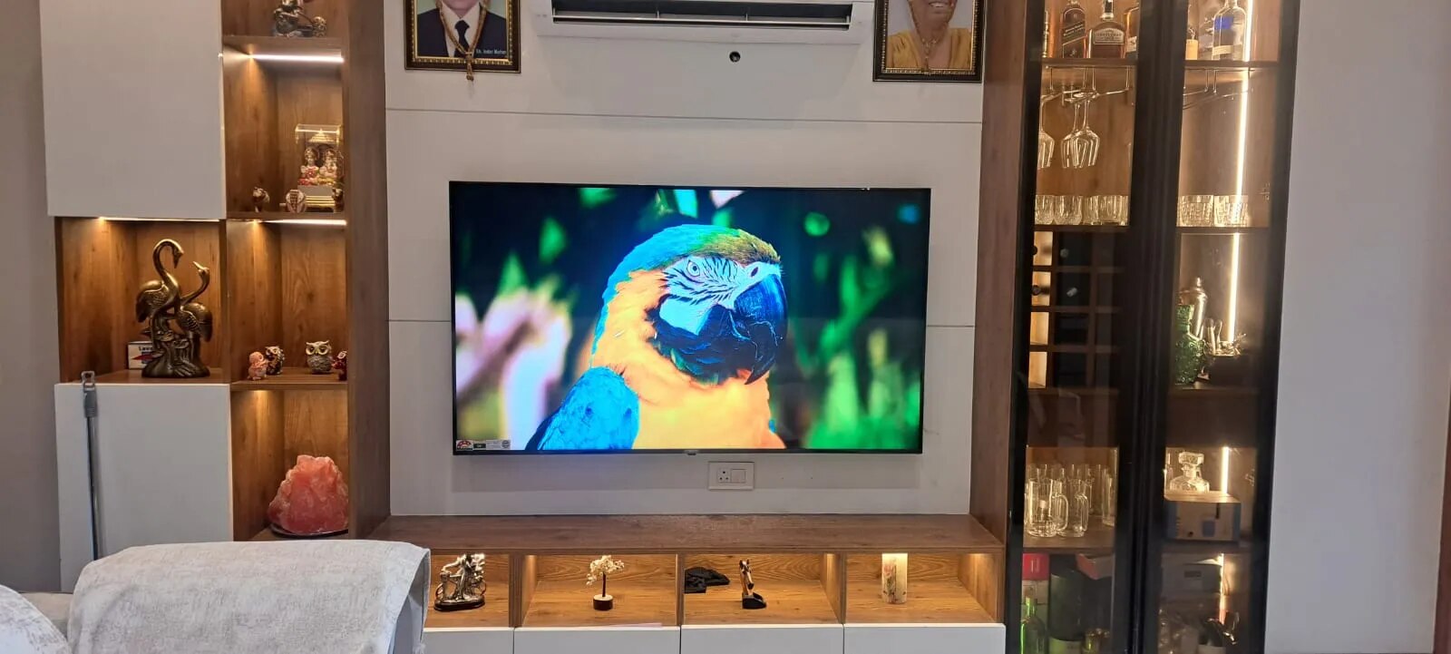 Professional large Format Display image 1