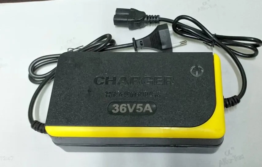 EV BATTERY CHARGER 36V-5A PLASTIC image 1